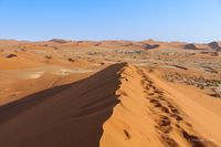 D&uuml;ne, Sossusvlei, Dead Vlei, Namibia, Spuren im Sand, Christoph Goerdt